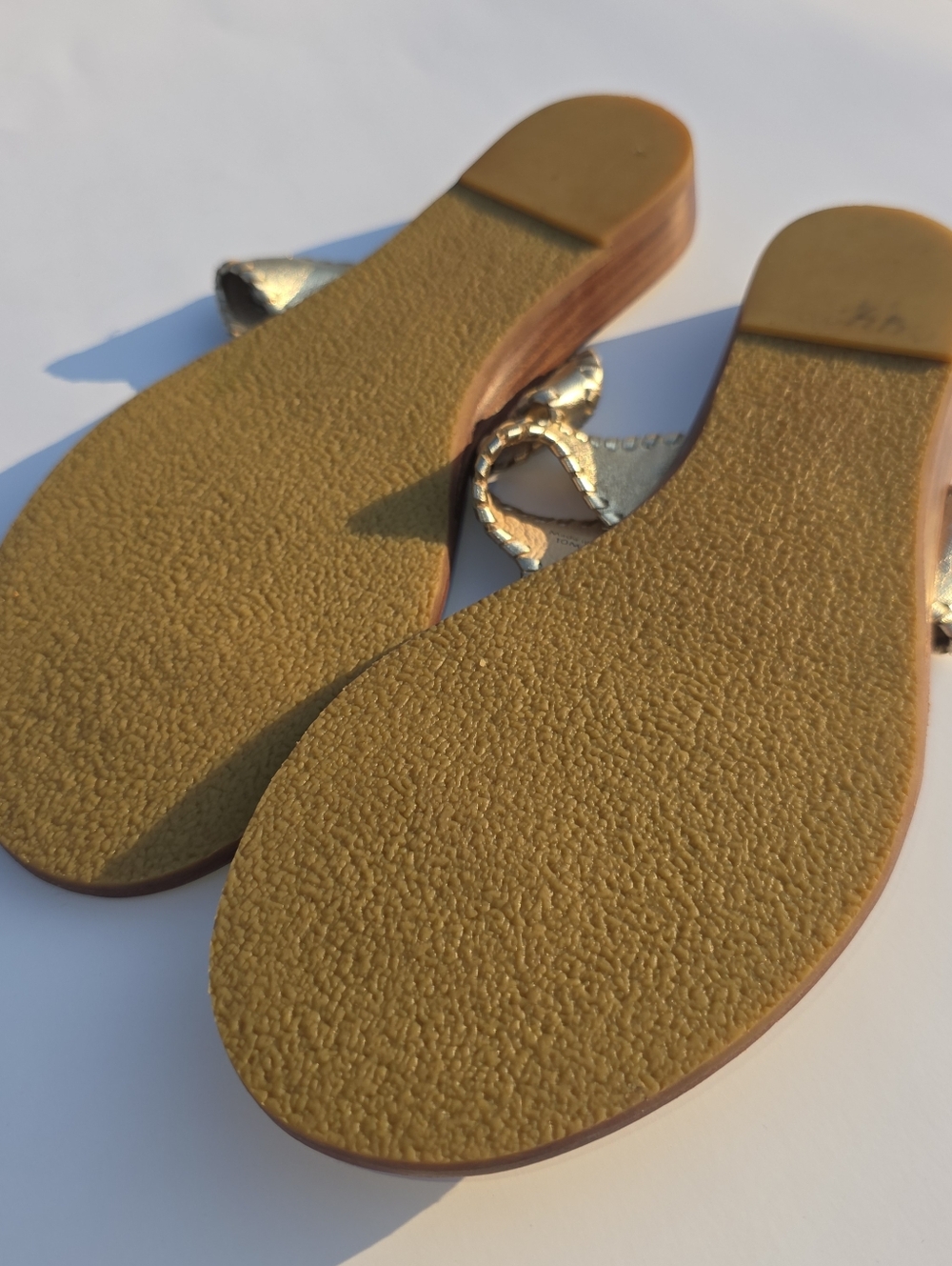 Jack Rogers Metallic Gold Leather Thong Sandals WhipStitch Flats Summer Size 10 - Picture 3 of 4